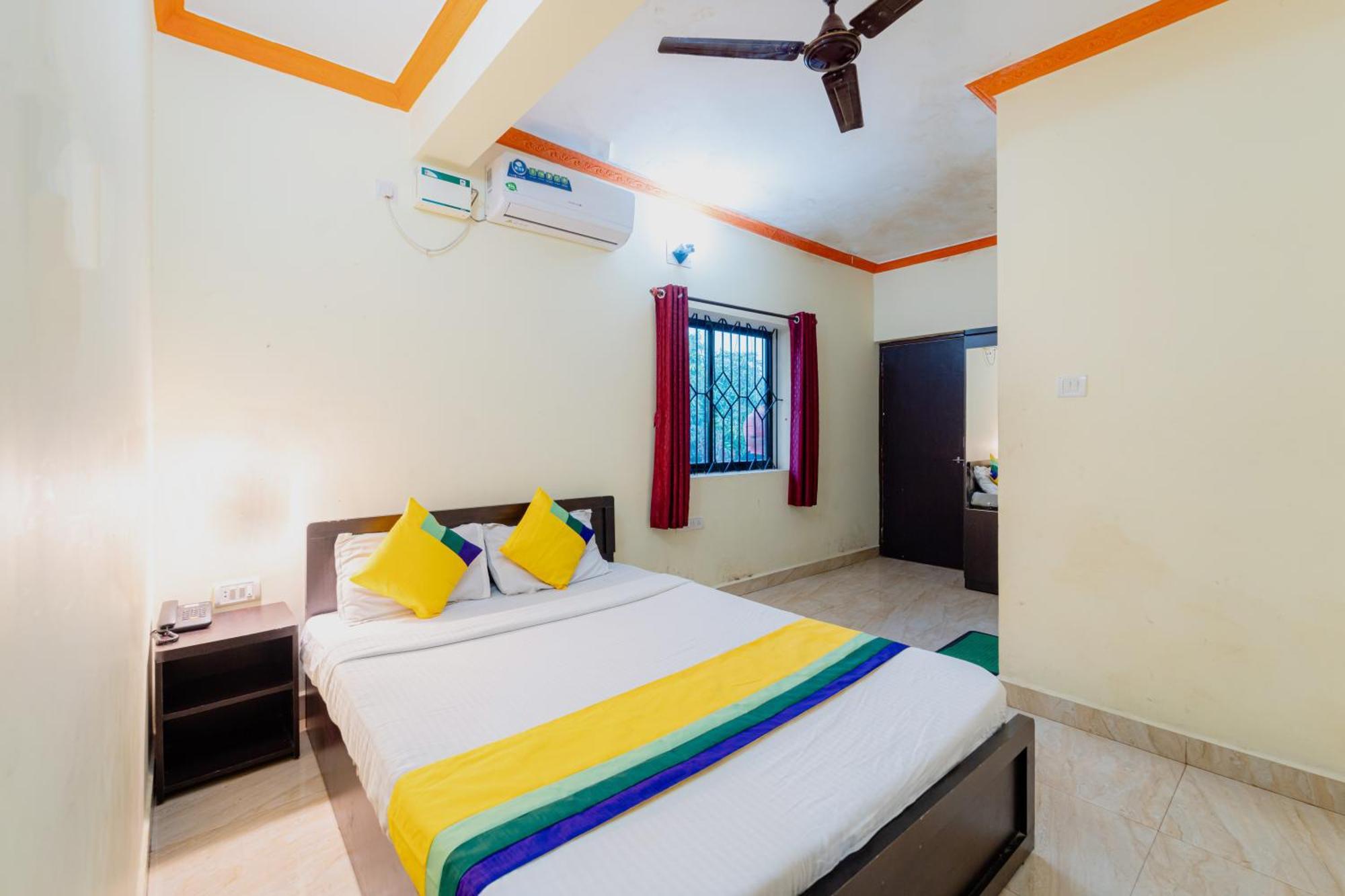 Adam'S Beach Resort By Banda Trips Baga Esterno foto