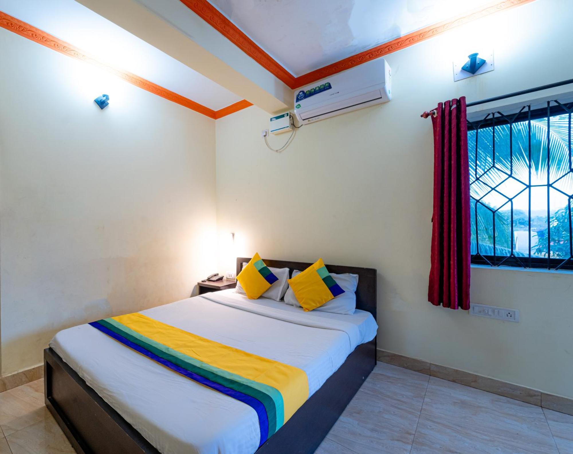 Adam'S Beach Resort By Banda Trips Baga Esterno foto