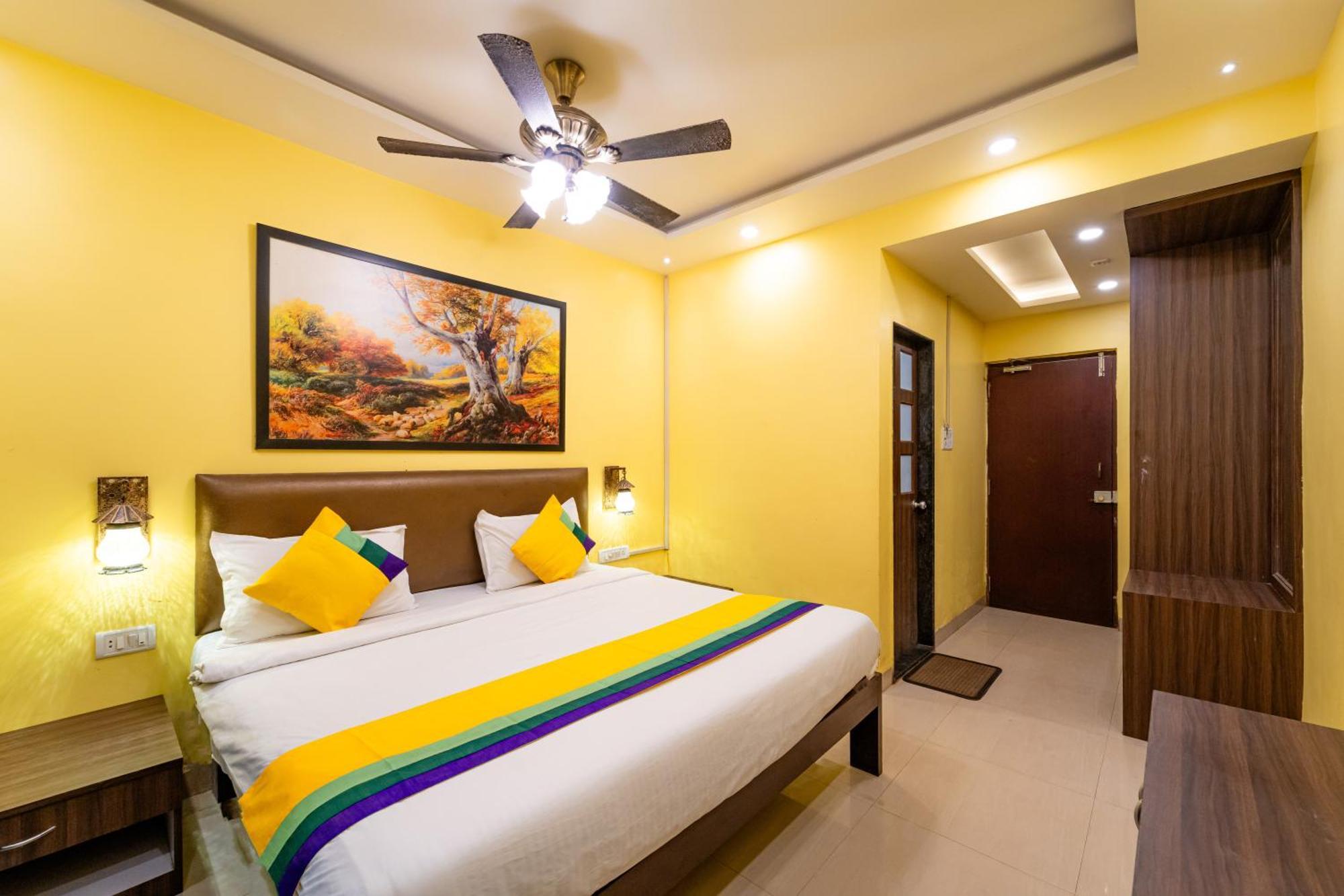 Adam'S Beach Resort By Banda Trips Baga Esterno foto