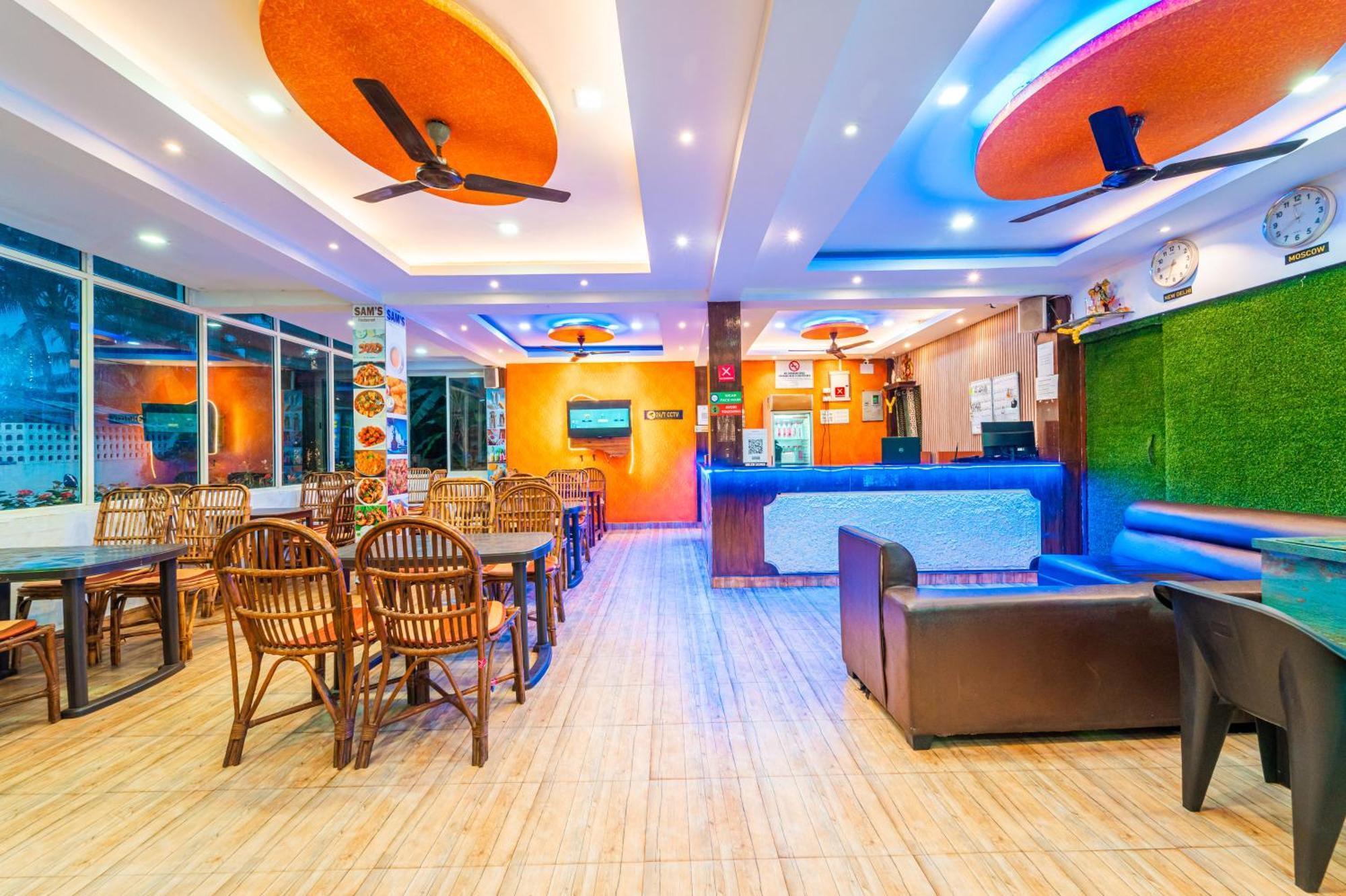 Adam'S Beach Resort By Banda Trips Baga Esterno foto
